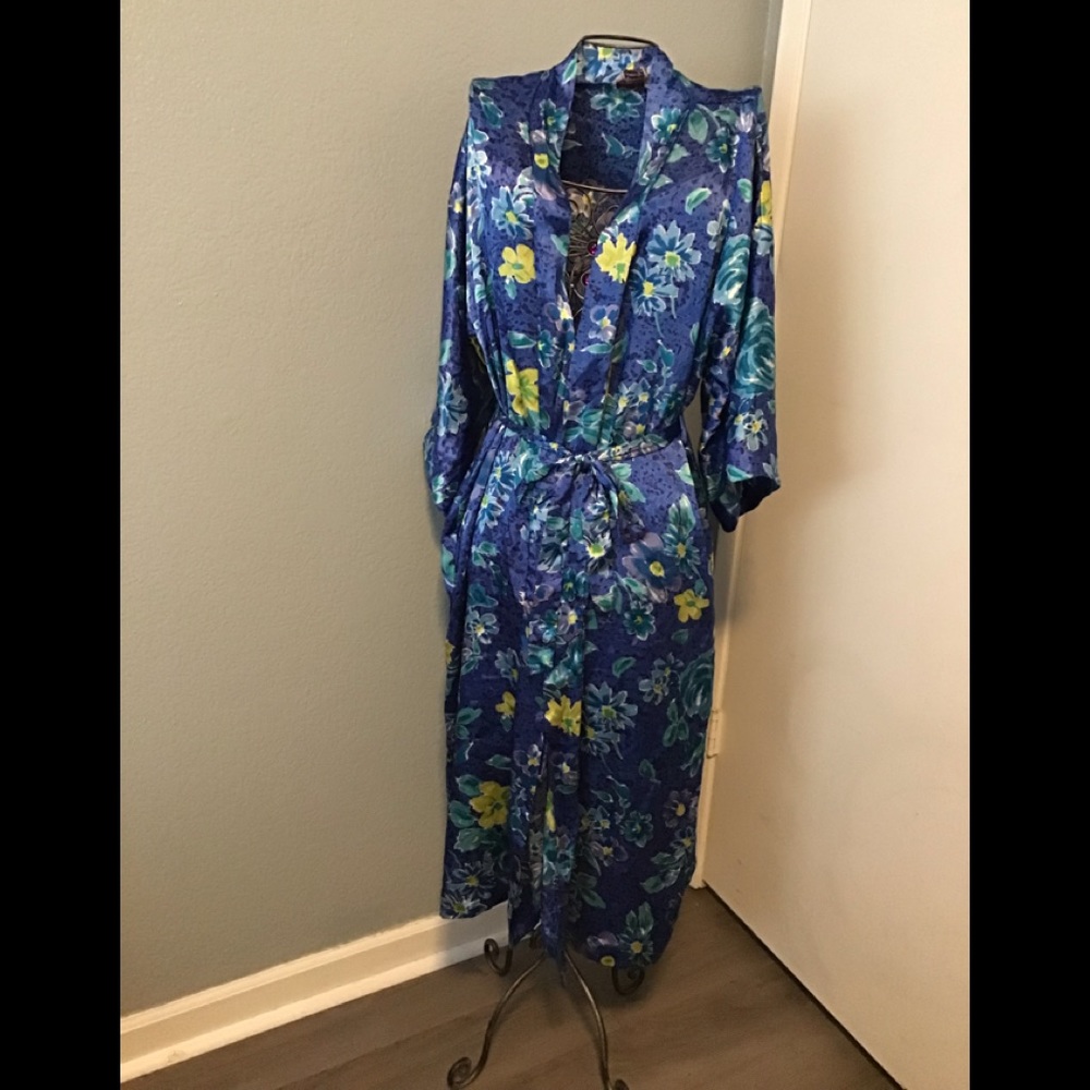 California Dynasty Beautiful Robe - Picture 2 of 8